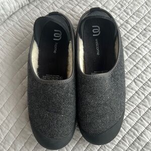mahabis Gray and Black Cozy Indoor Slippers